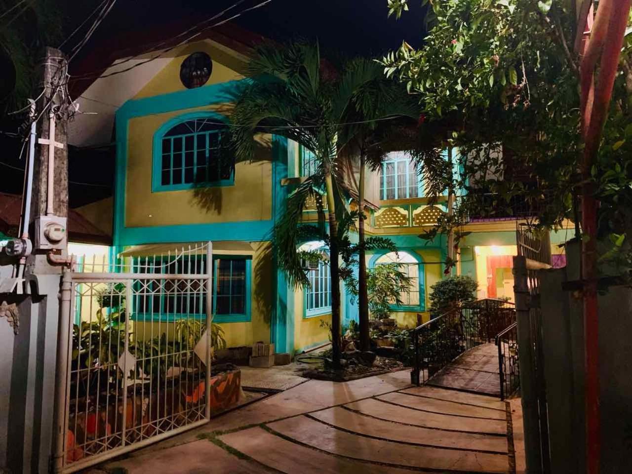 Colors Boutique Hostel 푸에르토프린세사 외부 사진